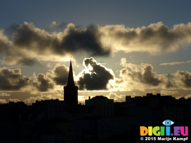 FZ020946 Bunny cloud over Tenby